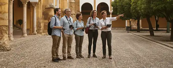 Turistas disfrutando de Córdoba