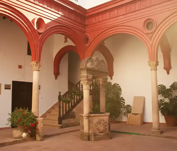 Mondragón Palace (exterior)